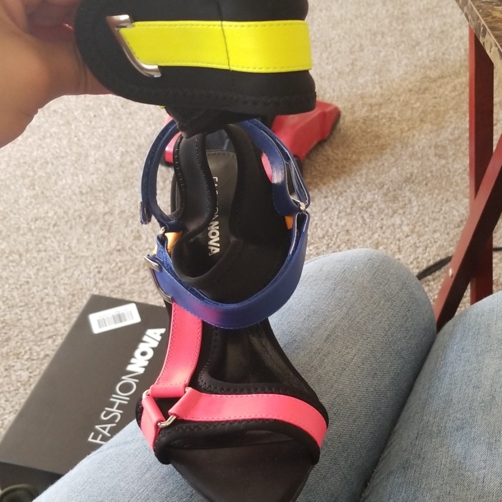 Heels - Picture 2 of 3